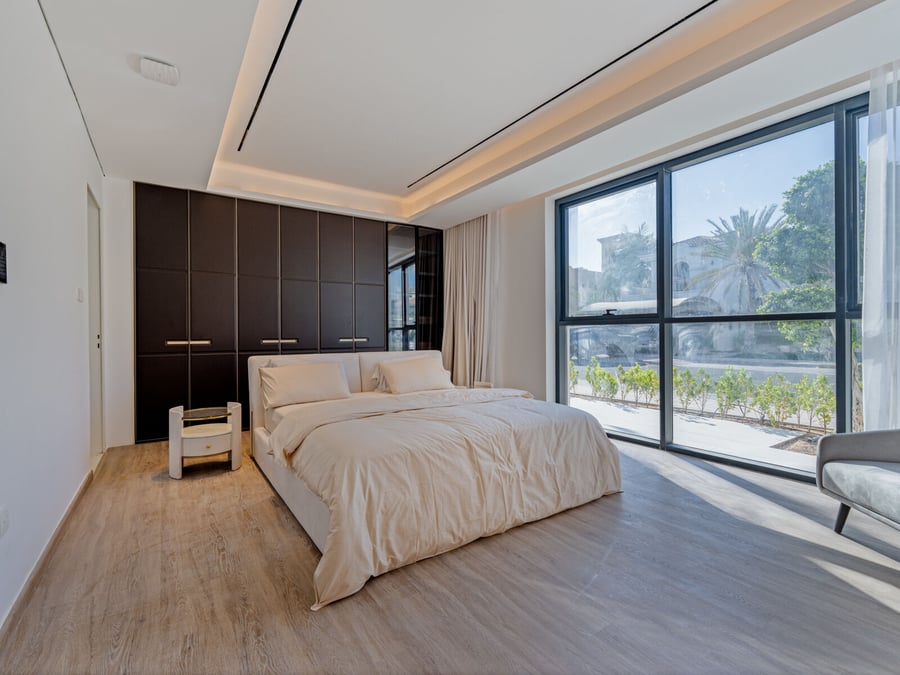 Palm Jumeirah Villa for Sale - Image 3